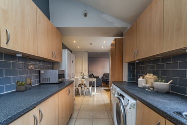 6 bed house, Teversal Avenue, Radford, Nottingham, NG71PX - Image 5