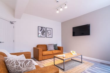 6 bed house, Teversal Avenue, Radford, Nottingham, NG71PX - Image 2