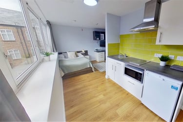 1 bed flat, Hounds Gate, Lace Market, Nottingham, NG16BH - Image 3