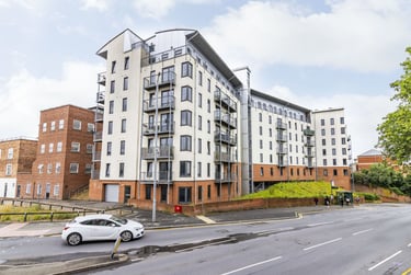 2 bed flat, Derby Road, Radford, Nottingham, NG71LU - Image 1