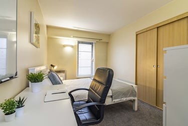 2 bed flat, Derby Road, Radford, Nottingham, NG71LU - Image 3