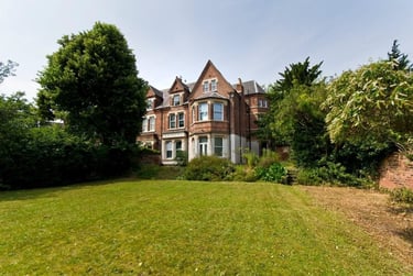 4 bed house, 3 Clumber Crescent South, Lenton, Nottingham, NG71EH - Image 1