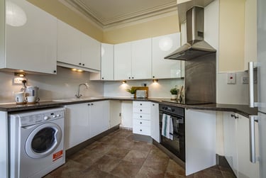 3 bed house, 3 Clumber Crescent South, Lenton, Nottingham, NG71EH - Image 3