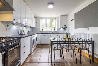 6 bed house, Rolleston Drive, Lenton, Nottingham, NG71JT - Image 2