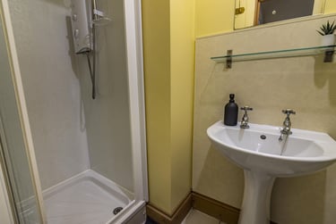 8 bed house, Albert Grove, Radford, Nottingham, NG71PB - Image 8