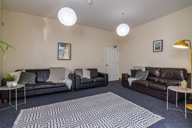8 bed house, Albert Grove, Radford, Nottingham, NG71PB - Image 2