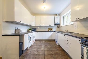 6 bed house, Harlaxton Drive, Lenton, Nottingham, NG71JD - Image 4