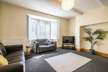 8 bed house, Harlaxton Drive, Radford, Nottingham, NG71JA - Image 11