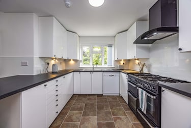 8 bed house, Oundle Drive, Lenton, Nottingham, NG81BN - Image 3