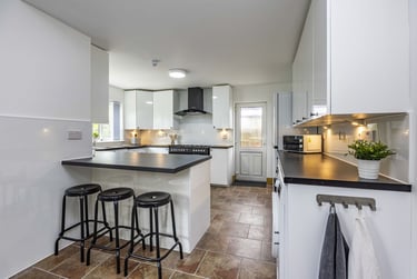 8 bed house, Oundle Drive, Lenton, Nottingham, NG81BN - Image 2