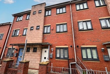 4 bed house, New Welcome Street, Hulme, Manchester, M155NA - Image 1