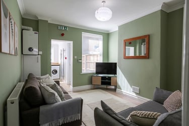 4 bed house, Lamcote Grove, The Meadows, Nottingham, NG22GY - Image 1