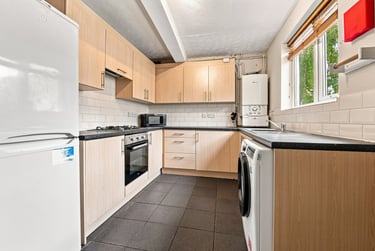5 bed house, Rothesay Avenue, Radford, Nottingham, NG71PW - Image 3
