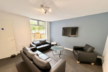 5 bed house, Lower Broughton Road, Charlestown, Salford, M72HR - Image 3