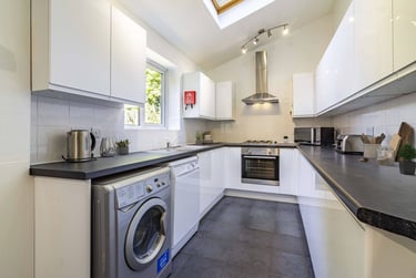 5 bed house, Trinity Avenue, Lenton, Nottingham, NG72EU - Image 1