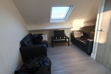 3 bed flat, 19 Mundy Place, Cathays, Cardiff, CF244BZ - Image 5