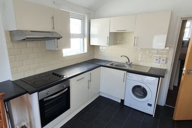 3 bed flat, 97 Woodville Road, Cathays, Cardiff, CF244DY - Image 5