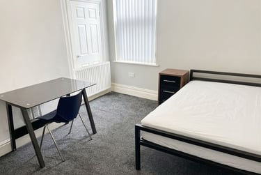 5 bed house, Seedley Park Road, Langworthy, Salford, M65WR - Image 2
