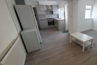 5 bed house, Pearl Street, Adamstown, Cardiff, CF241PJ - Image 3