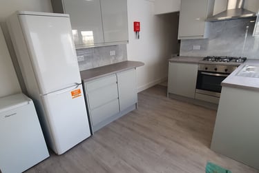 5 bed house, Pearl Street, Adamstown, Cardiff, CF241PJ - Image 4