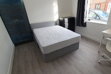 5 bed house, Pearl Street, Adamstown, Cardiff, CF241PJ - Image 1