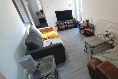 3 bed flat, Richards Street, Cathays, Cardiff, CF244DB - Image 4