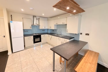 5 bed house, Salford, Langworthy, M67FX - Image 2