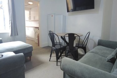 6 bed house, 14 St. Andrews Street, City Centre, Lincoln, LN57NE - Image 1