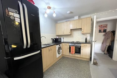 2 bed flat, Robey Street, St Catherines, Lincoln, LN58AF - Image 2