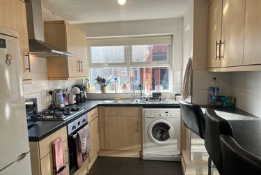 6 bed house, 70 Derby Grove, Radford, Nottingham, NG71PF - Image 1