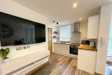 1 bed flat, Flat 4, 32 Portland Street, City Centre, Lincoln, LN57JX - Image 1