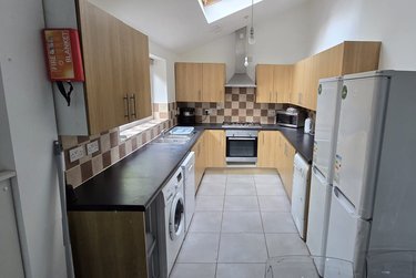 5 bed house, 136 Lenton Boulevard, Radford, Nottingham, NG72BZ - Image 1