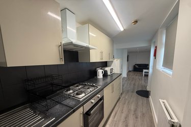 6 bed house, 11 Frederick Grove, Lenton, Nottingham, NG71SG - Image 3