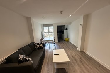 6 bed house, 11 Frederick Grove, Lenton, Nottingham, NG71SG - Image 2