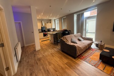 2 bed flat, 86 North Sherwood Street, Arboretum, Nottingham, NG14EE - Image 1