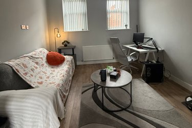 2 bed flat, 86 North Sherwood Street, Arboretum, Nottingham, NG14EE - Image 1