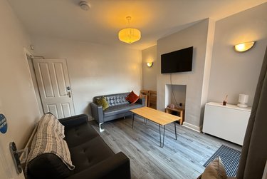 5 bed house, 39 Douglas Road, Radford, Nottingham, NG71NW - Image 1
