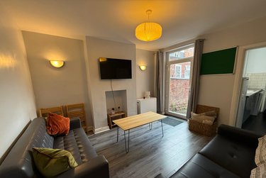 5 bed house, 39 Douglas Road, Radford, Nottingham, NG71NW - Image 2