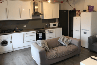 5 bed flat, 3b Monks Road, City Centre, Lincoln, LN25HL - Image 1