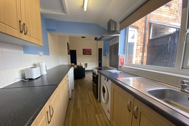 3 bed house, 98 Sincil Bank, St Catherines, Lincoln, LN57TG - Image 3