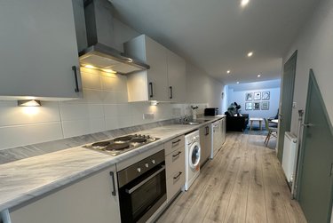 2 bed flat, Chelmsford Street, City Centre, Lincoln, LN57BX - Image 1