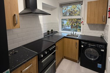 2 bed flat, 20 Birkin Avenue, Radford, Nottingham, NG75AF - Image 1