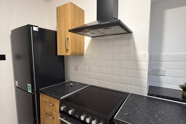 2 bed flat, 20 Birkin Avenue, Radford, Nottingham, NG75AF - Image 2