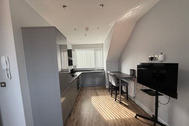 2 bed flat, 86 North Sherwood Street, Arboretum, Nottingham, NG14EE - Image 1