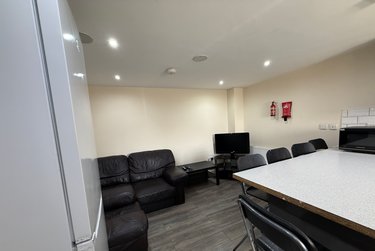 6 bed house, 72 Derby Grove, Radford, Nottingham, NG71PF - Image 14
