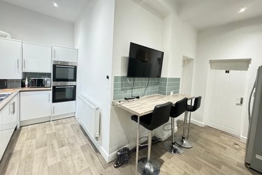 6 bed house, 66 Monson Street, City Centre, Lincoln, LN57SB - Image 1