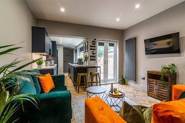 4 bed house, 1 Howard Street, West End, Lincoln, LN11SB - Image 1