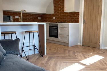 2 bed flat, 141 Lenton Boulevard, Lenton, Nottingham, NG72BT - Image 1