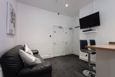 6 bed house, 12 Wiverton Road, Forest Fields, Nottingham, NG76NP - Image 3