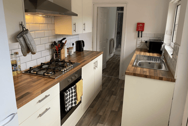 5 bed house, 11 Boultham Avenue, St Catherines, Lincoln, LN57XZ - Image 1